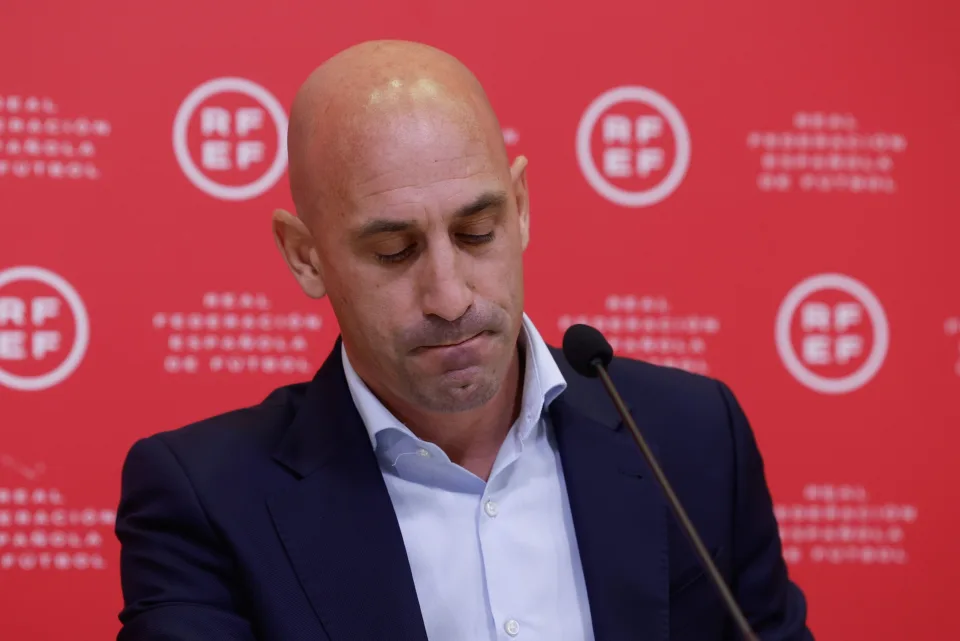 Luis Rubiales renunció a su cargo como presidente de la Federación Española de Fútbol