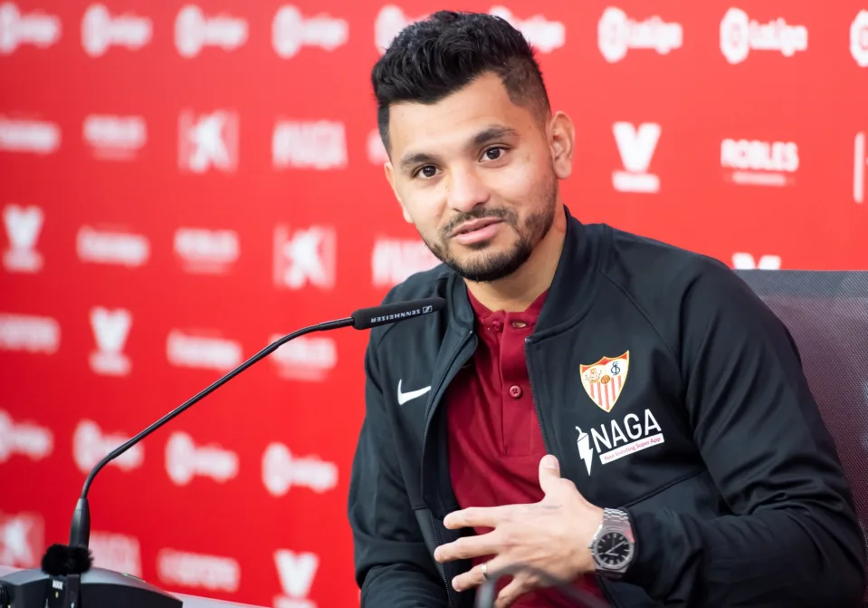 «Tecatito» fuera del Sevilla