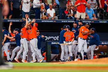 Astros a un triunfo de la Serie Mundial