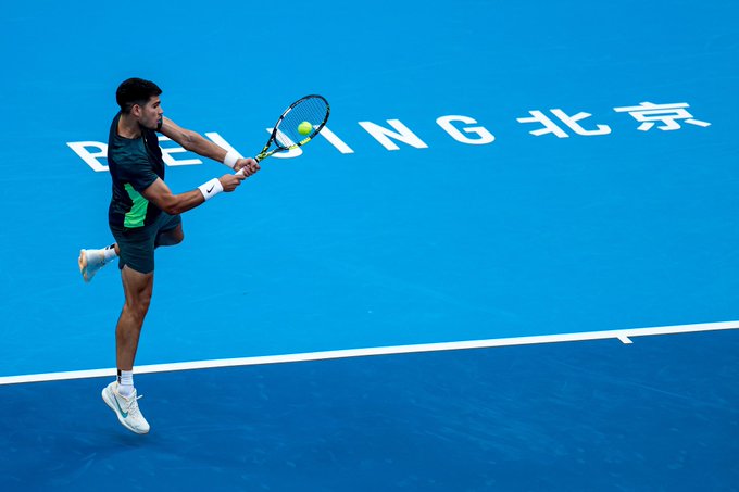 Carlos Alcaraz llega a las semis de Pekín