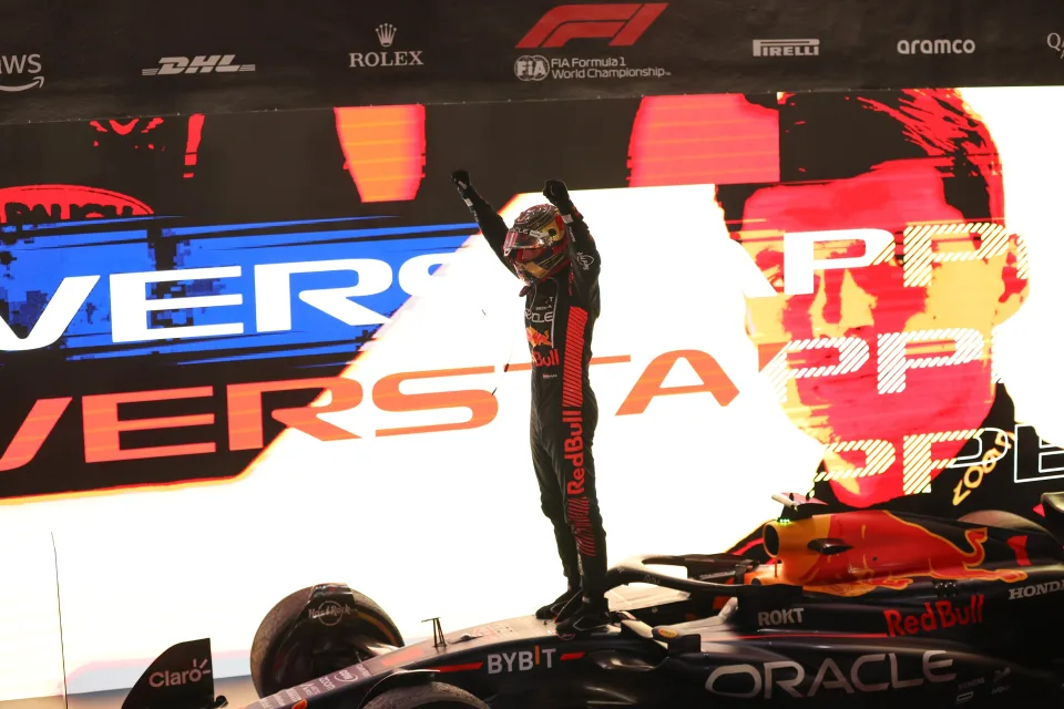 Verstappen remató su triple campeonato en la Fórmula 1