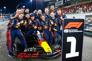 Max Verstappen cierra la temporada con su 10.° victoria en F1