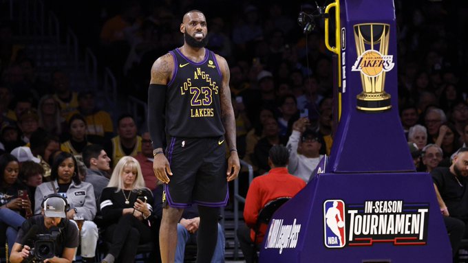 LeBron James es el jugador con más minutos en el campo en la historia de la NBA