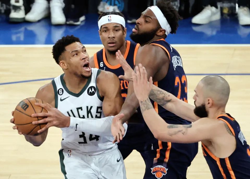 Bucks destrozan a los Knikcs y avanzan a semis del NBA In-Season Tournament