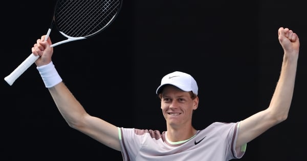 Jannik Sinner derrota a Djokovic y avanza a la final del Abierto de Australia