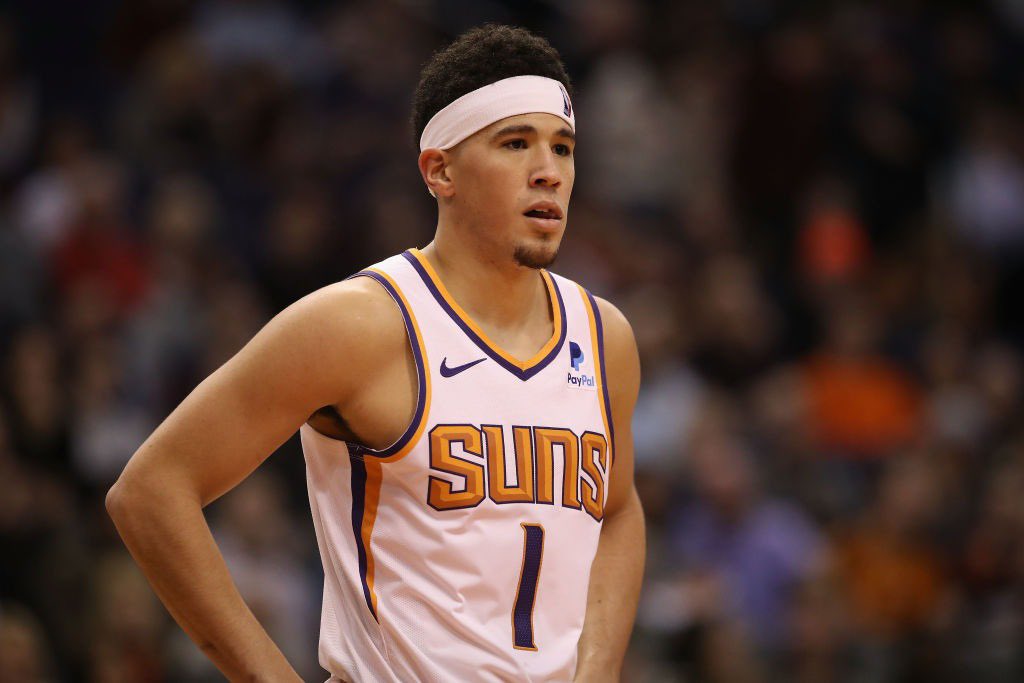Devin Booker anota 62 puntos pero los Suns caen frente a los Pacers