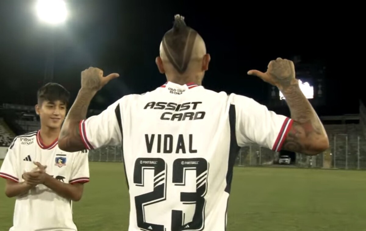 Colo Colo anuncia el regreso de Arturo Vidal al equipo que lo vio nacer