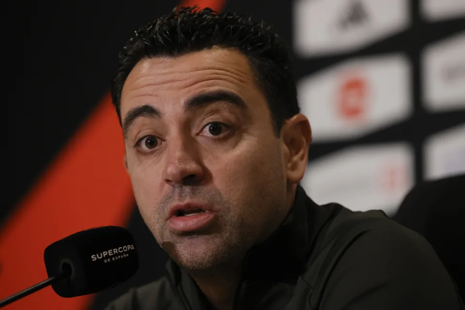 Xavi insta al Barcelona a reivindicar su estilo ante el Real Madrid