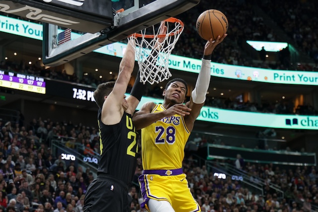 Lakers superan a Jazz con la guía de Davis y récord de Hachimura