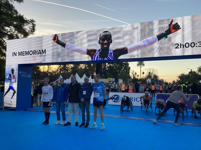 Maratón de Sevilla rinde emotivo homenaje a Kelvin Kiptum y su entrenador con 42 segundos de silencio