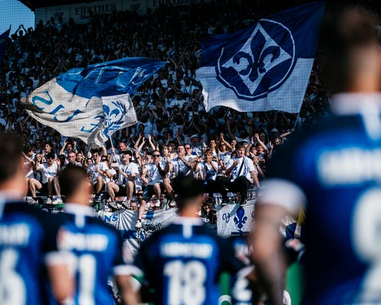 Un hincha del Darmstadt 98 y su emotivo discurso unen al equipo