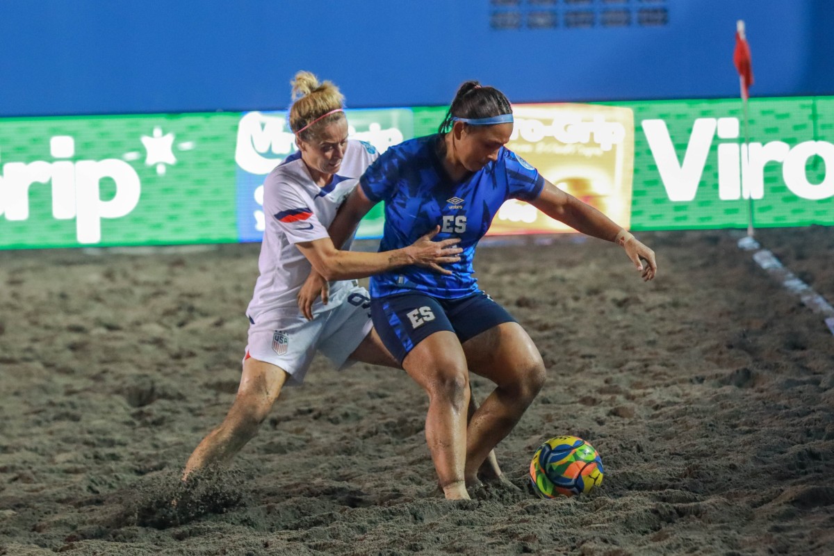 El Salvador lucha pero cae ante Estados Unidos en la Beach Soccer Cup femenina