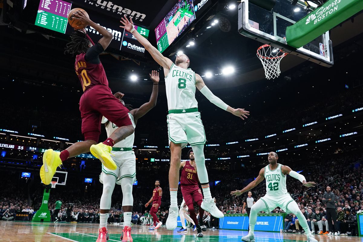 Cavaliers firman una remontada épica contra Celtics en una noche histórica