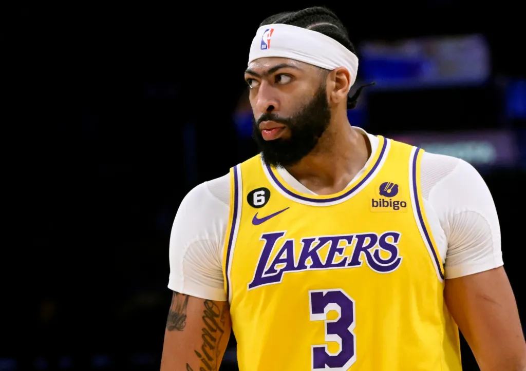 Anthony Davis lleva a los Lakers a la victoria sobre los Timberwolves