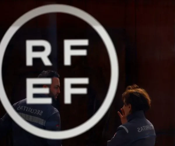 FIFA y la UEFA exigen respuestas a la RFEF frente a investigación de corrupción