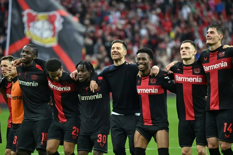 Bayer Leverkusen amplía su liderato en la Bundesliga tras remontada épica