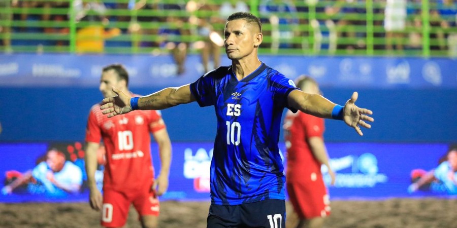 Azul playera masculina conquista el tercer lugar en la Beach Soccer Cup 2024