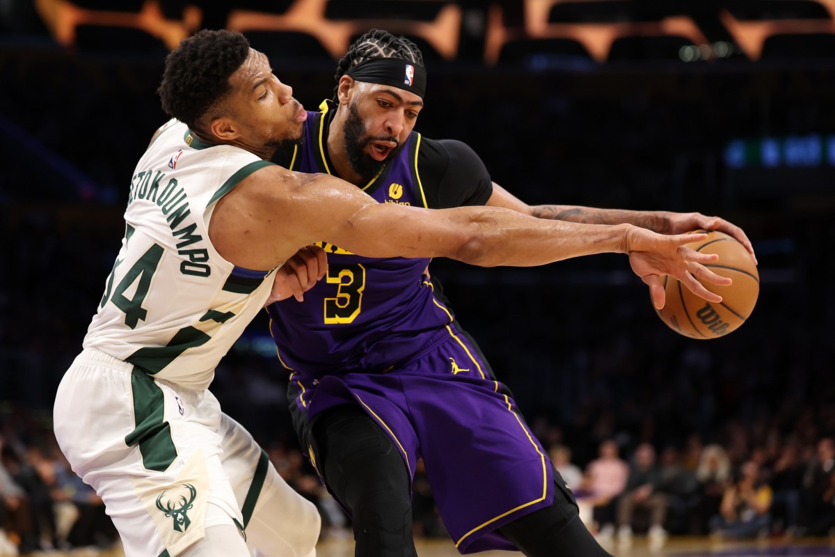 Russell brilla y Dinwiddie sella: Lakers vencen a Bucks en noche sin LeBron