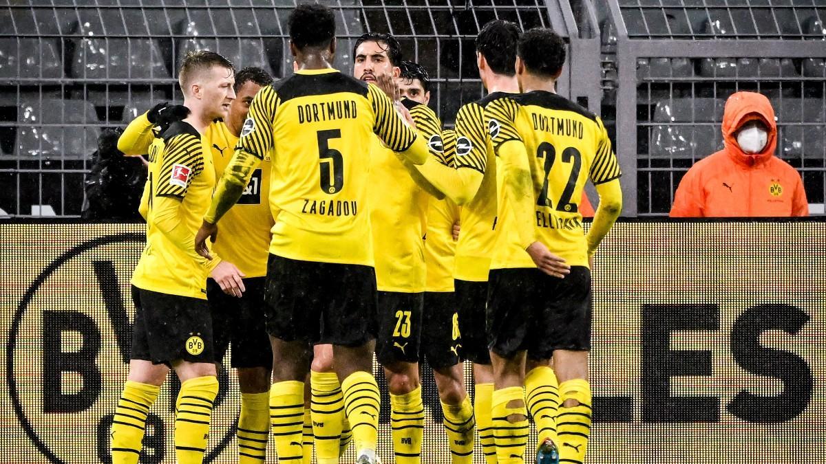 Dortmund supera adversidades y lesiones para triunfar 2-1 sobre Mönchengladbach