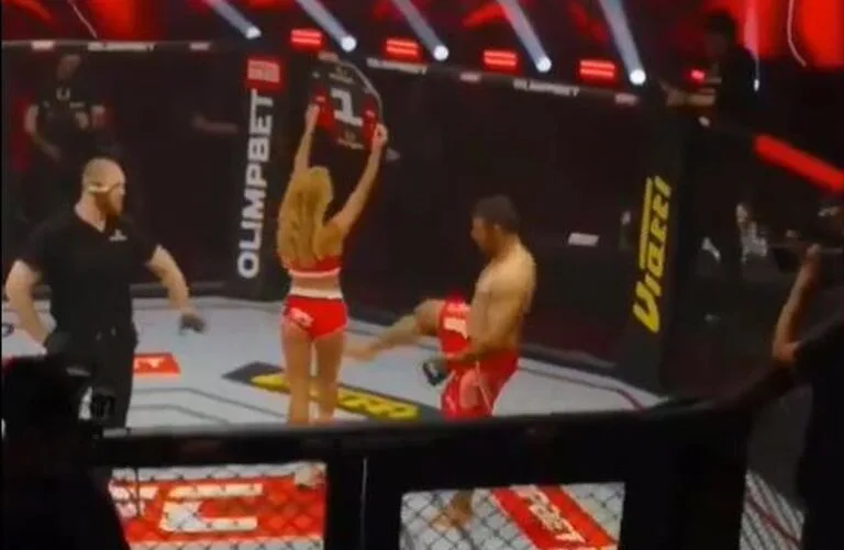 Luchador de MMA sancionado severamente tras agredir a ring girl en Rusia