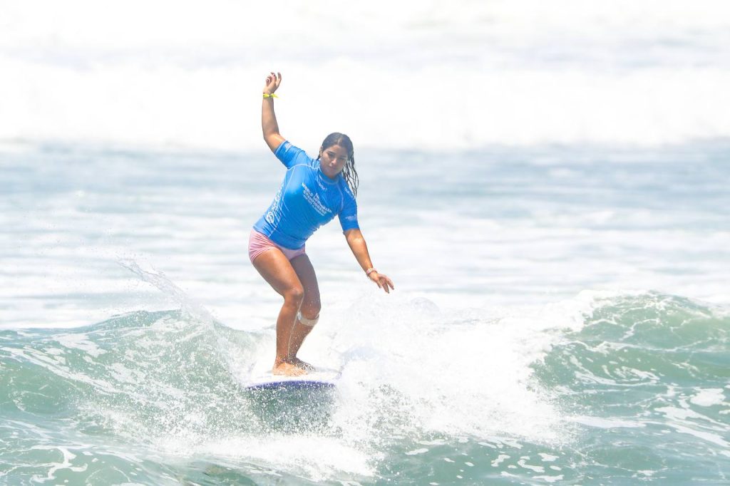 El Salvador se despide del ISA World Longboard Championship con Sindy Portillo