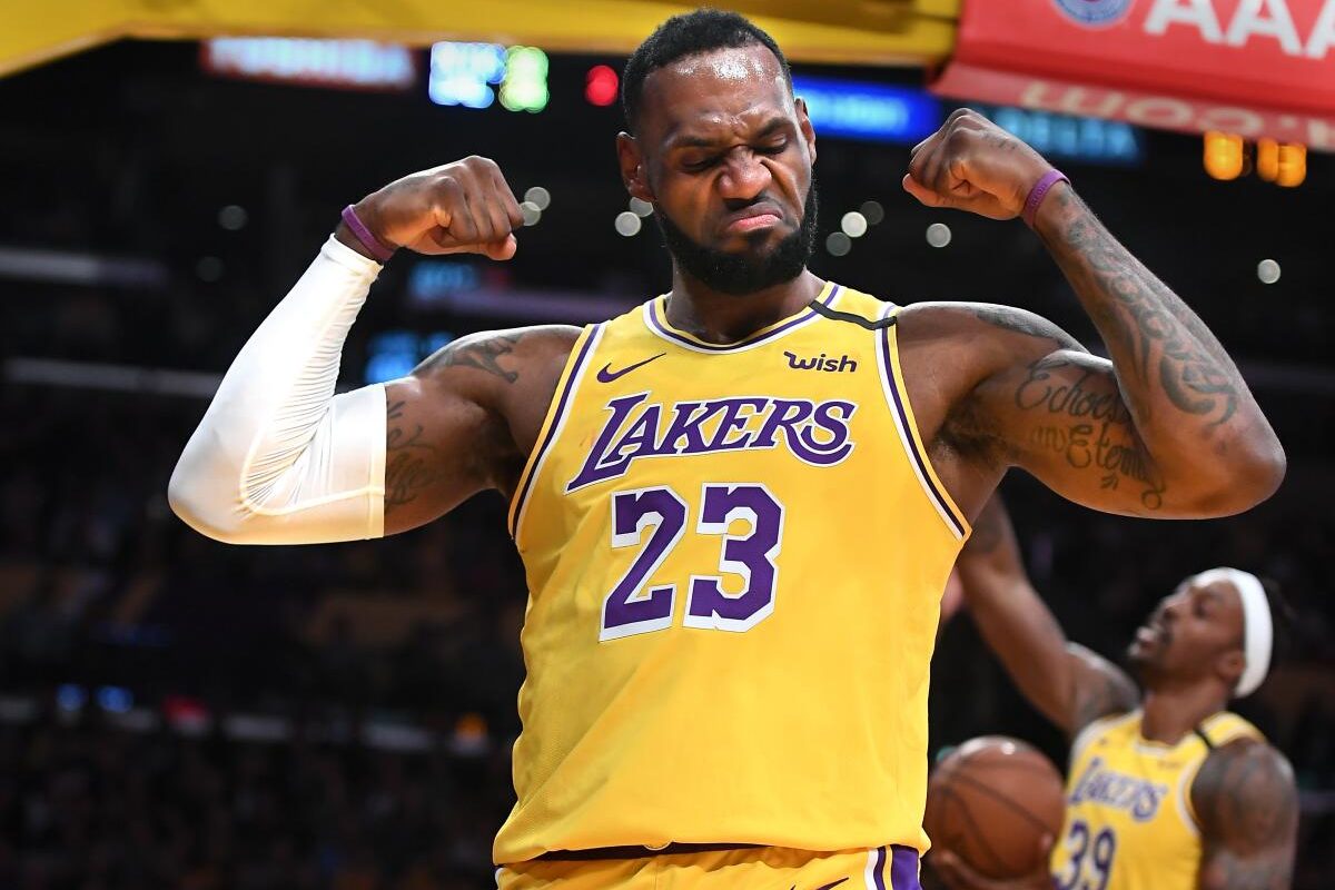 LeBron James y Anthony Davies brillan en victoria de Lakers ante Nuggets