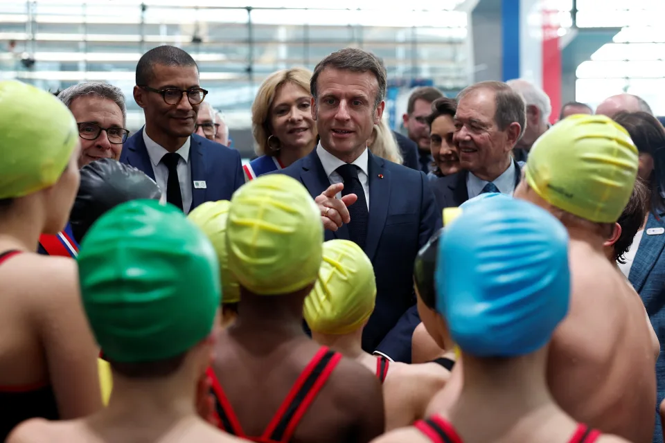 Macron destaca la preparación de Francia ante la desinformación rusa para los Olímpicos