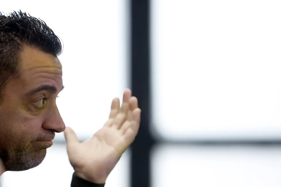 Xavi apela a la magia de Montjuïc para inspirar victoria del Barcelona ante PSG