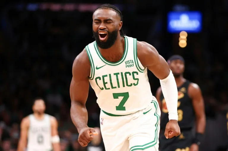 Celtics arrancan las semifinales con un sólido triunfo sobre los Cavaliers