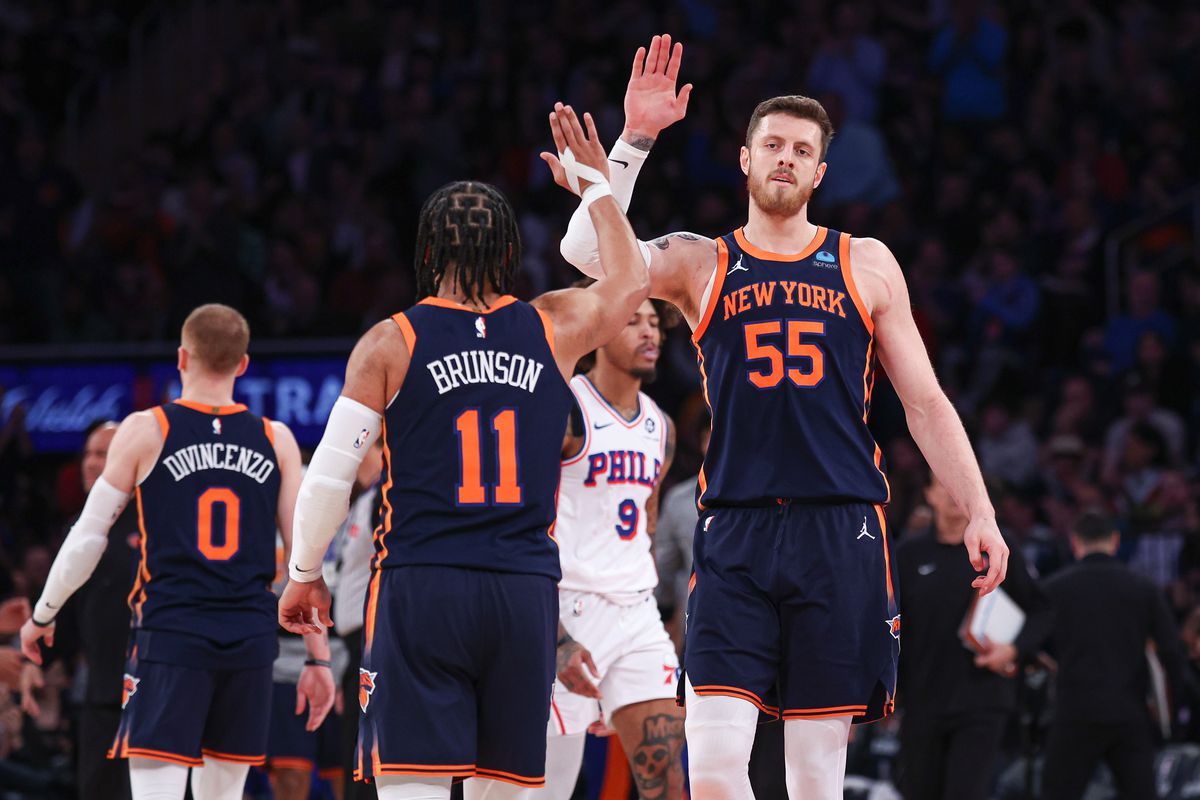 Knicks avanzan a la segunda ronda tras derrotar a los Sixers